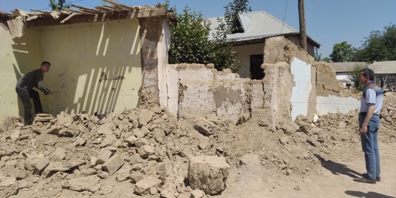 Кулябский государственный университет построит дом для пострадавшей от сели семьи