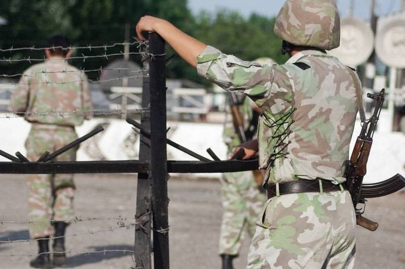 Жители Таджикистана стали свидетелями стрельбы на границе с Кыргызстаном