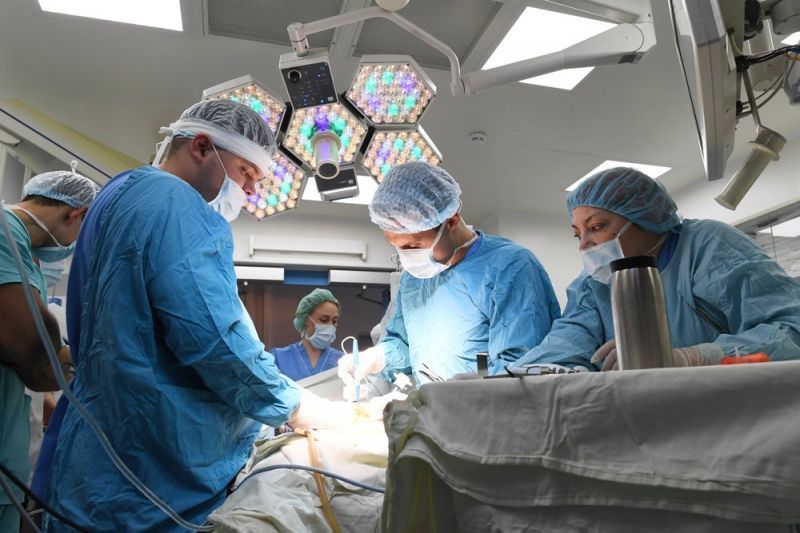 Врачи из ОАЭ бесплатно оперируют детей с пороком сердца в Душанбе