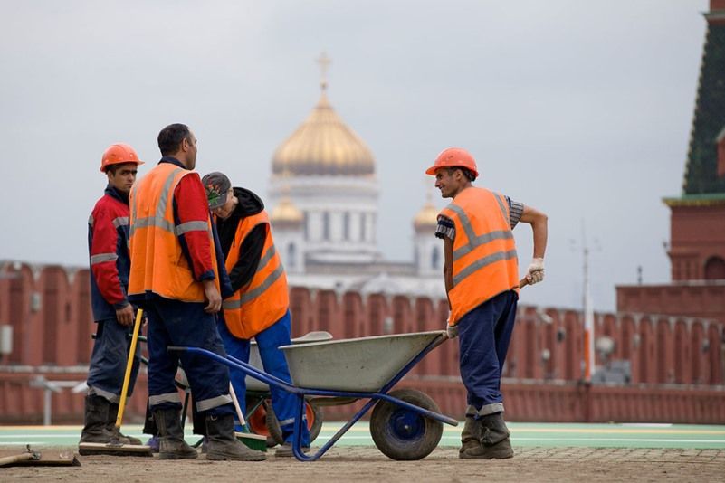 В Узбекистане будут финансово поощрять трудовых мигрантов