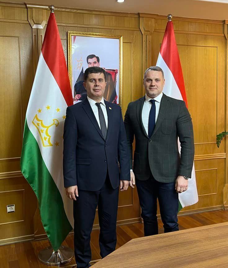 Министр экономики Таджикистана встретился с торговым представителем России