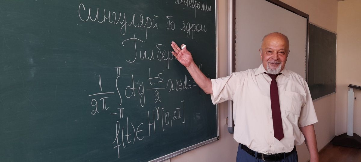 Профессор Акбар Нозимов: “Устоди ҳақиқӣ ҳамеша ба донишҷӯ дастрас аст”