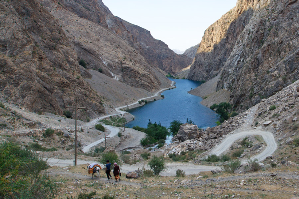 Панчакент точикистон. Хафткул Пенджикент. Семь озер Таджикистан. Таджикистан семь озер Пенджикент. Озеро Искандеркуль Таджикистан.