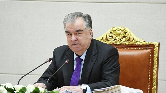 Эмомали Рахмон поздравил Пезешкияна с победой на выборах и пригласил в Таджикистан