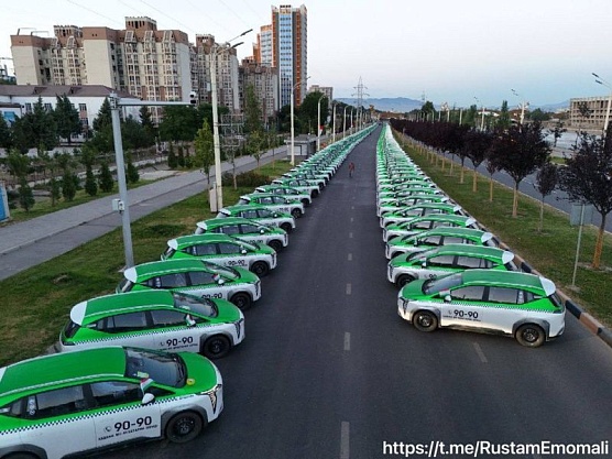 В Душанбе заработал новый автопарк с 400 электромобилями