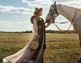 Как девушка из Казахстана познакомила мир с национальным искусством через Instagram