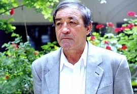 Гиромидошти шоири ҳақҷӯву ҳақгӯ ва якрӯи тоҷик - Лоиқ Шералӣ дар хонаи адибон