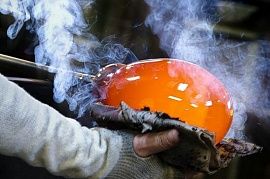 Тоҷикон шоҳони чиноиро ба ҳайрат гузоштанд: Таърихи кашфи шиша