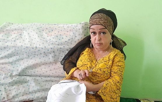 Как пережить сложности и найти себя: История таджикской рукодельницы ростом 90 сантиметров
