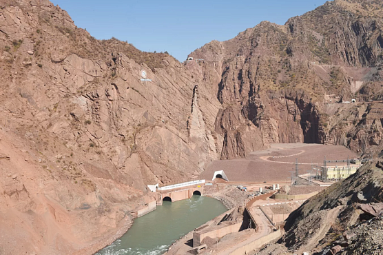 В Таджикистане построят семь новых электростанций  