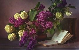 Весенние книги о самом главном: что почитать на мартовские праздники