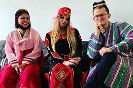 Студенты МГУ исполнили русские народные песни на таджикском и других восточных языках