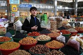 Нон, Арси-кола и курут. Какими продуктами утоляют тоску по родине таджики в Москве?