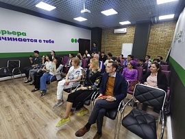 Начинающим журналистам в Душанбе рассказали об анатомии фейков