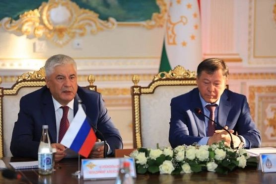 В Гулистоне прошла встреча глав МВД Таджикистана и России  
