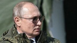 Россияне назвали Владимира Путина настоящим мужчиной