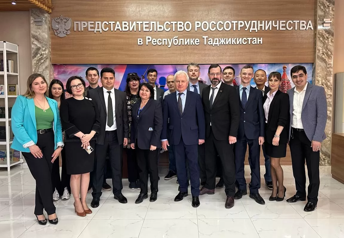 Глава Управления по культурным связям с зарубежьем посетил Русский дом в Душанбе  