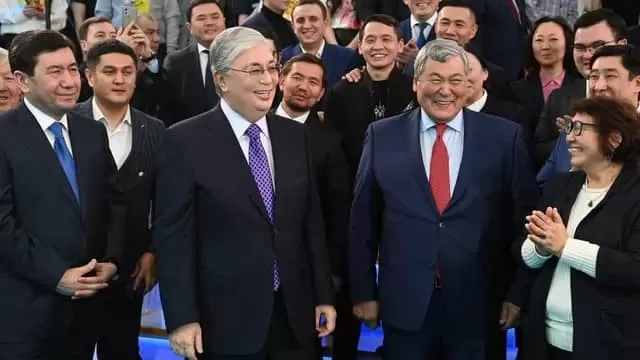 Касым-Жомарт Токаев победил на внеочередных выборах президента Казахстана