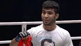 Таджикский боец Муин Гафуров готовится ко второму бою в UFC в Париже