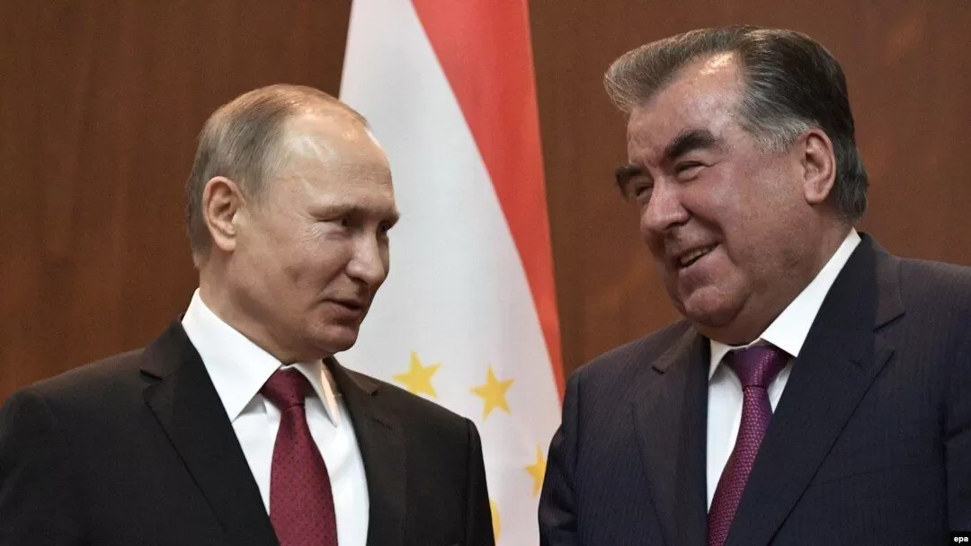 Эмомалӣ Раҳмон дар Маскав: аз гуфтугӯ бо Владимир Путин дар бораи муҳоҷирон ва марз то иштирок дар ҷашни Ғалаба Эмомалӣ Раҳмон дар Маскав: аз гуфтугӯ бо Владимир Путин дар бораи муҳоҷирон ва марз то иштирок дар ҷашни Ғалаба