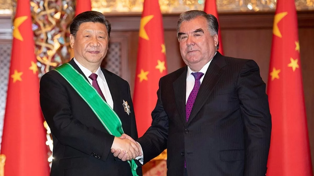 Президент Таджикистана поздравил лидера КНР с переизбранием в должности