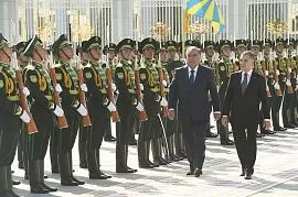Эмомали Рахмон проведет ряд встреч в Туркменистане