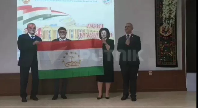 Осорхонаи миллӣ соҳиби парчаме гардид, ки дар кайҳон буд 
