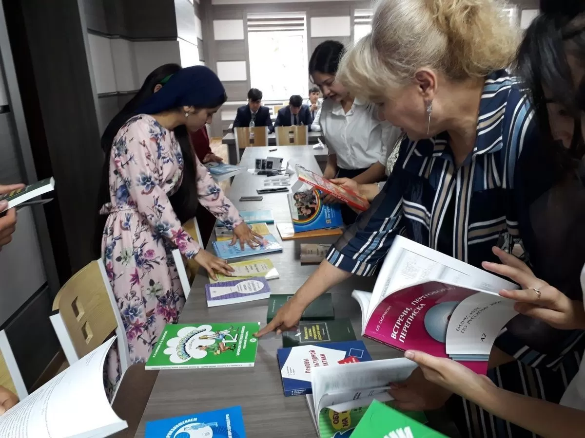В Финансово-экономическом университете прошел русский культурно-образовательный экспресс В Финансово-экономическом университете прошел русский культурно-образовательный экспресс