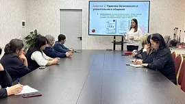 Сурдопедагоги и психологи из России презентуют свои методики коллегам из Таджикистана