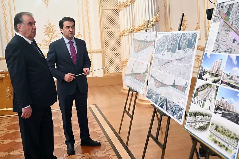 Эмомали Рахмону презентовали проекты благоустройства столицы Таджикистана
