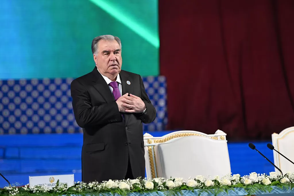 Эмомали Рахмон переизбран лидером правящей партии Таджикистана Эмомали Рахмон переизбран лидером правящей партии Таджикистана