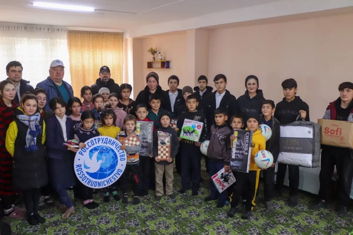 Россотрудничество в Таджикистане провело благотворительную акцию в детдоме 