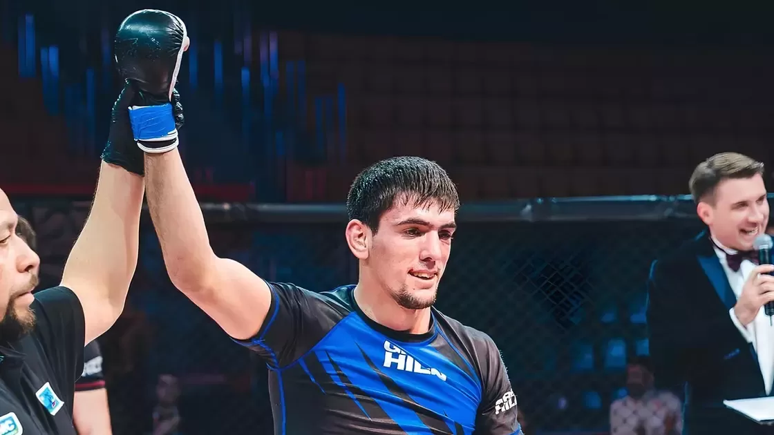 Боец из Таджикистана попросил у Дэйна Уайта контракт с UFC