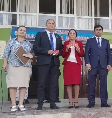 Участники проекта «Российский учитель за рубежом» отмечены знаком  «Отличник образования Республики Таджикистан» 