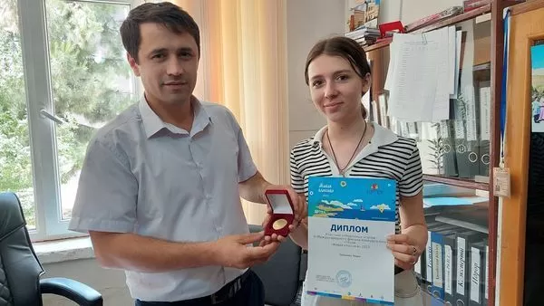 Студентка колледжа искусств из Душанбе завоевала золотую медаль на международном конкурсе Студентка колледжа искусств из Душанбе завоевала золотую медаль на международном конкурсе