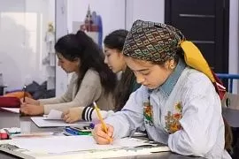 Для поступающих в российские вузы таджикистанцев начались бесплатные художественные курсы