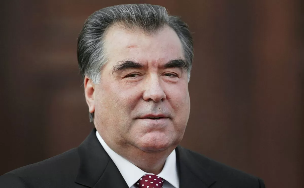 Президент Таджикистана распорядился улучшить обучение русскому языку в вузах
