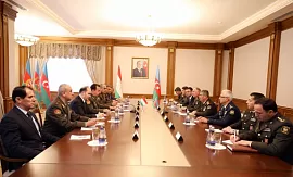 Министр обороны Таджикистана Шерали Мирзо оставил запись в Книге почетных гостей Азербайджана  
