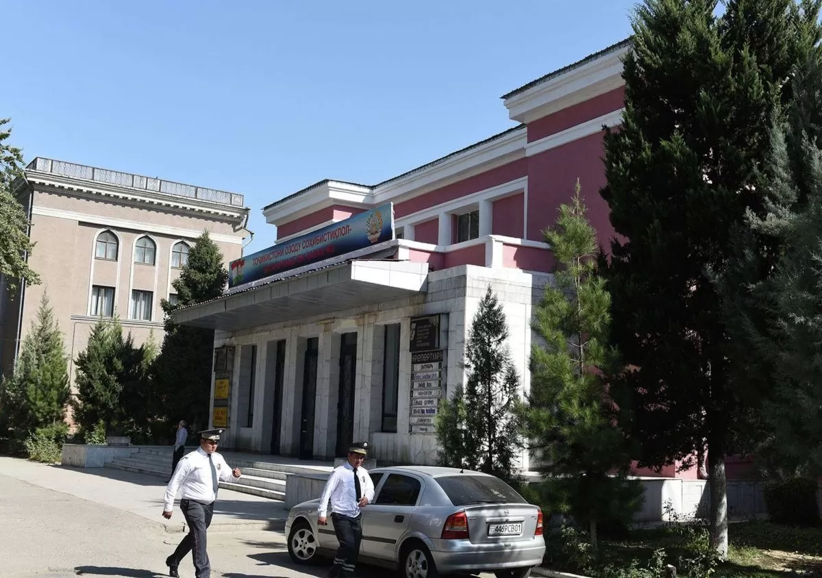 Драмтеатр имени Маяковского в Душанбе получит матпомощь от России