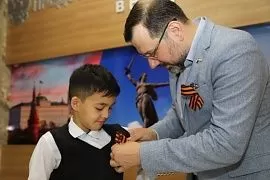 В Таджикистане проходит акция «Георгиевская ленточка»