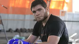 Дебютанта UFC из Таджикистана Алиева обокрали в США