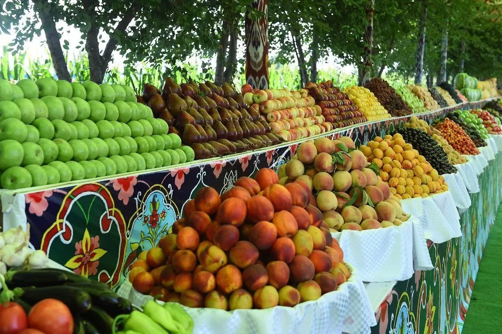 В Таджикистане сократился урожай фруктов