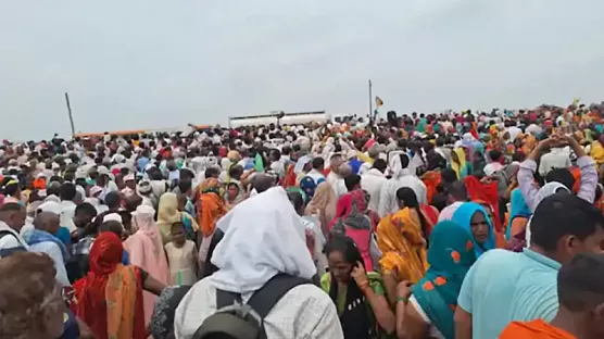 На религиозном мероприятии в Индии зафиксировано более 120 погибших