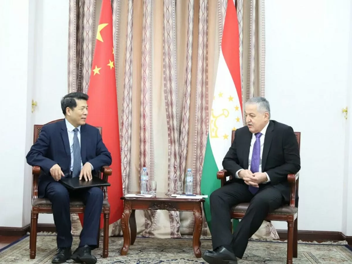 Глава МИД РТ принял в Душанбе спецпредставителя Китая