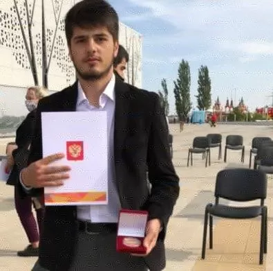 Гражданин Таджикистана получил медаль от Владимира Путина