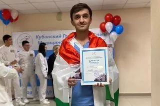 Илмдӯст ва сухандон. Иззатулло чӣ гуна «Беҳтарин донишҷӯи ИДМ – 2022»  шуд?