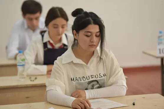 Вступительные экзамены стартовали в вузах Таджикистана