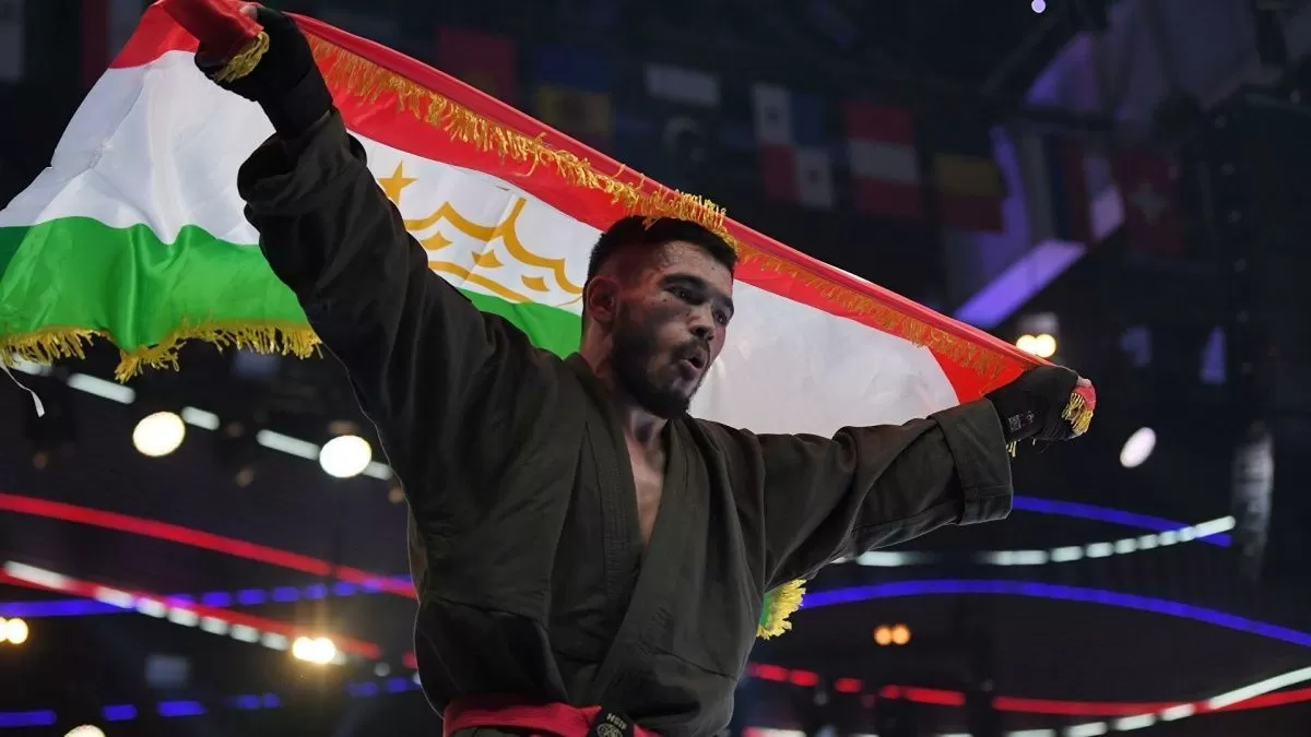 Таджикский боец стал чемпионом мира по рукопашному бою