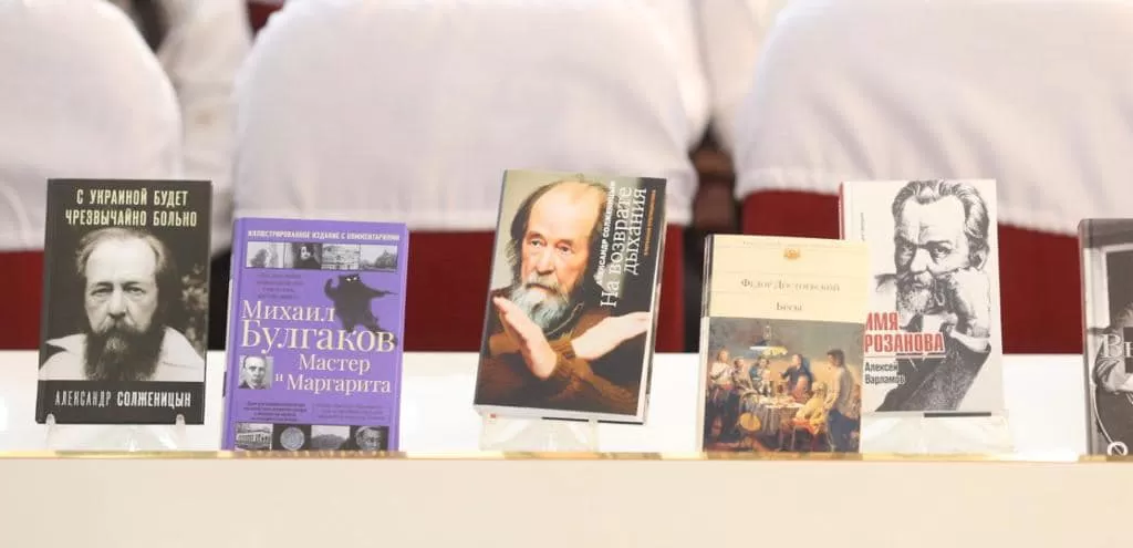 Более 300 редких книг получил Таджикский государственный педуниверситет