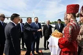 Премьер-министр Таджикистана Кохир Расулзода прилетел в Казань